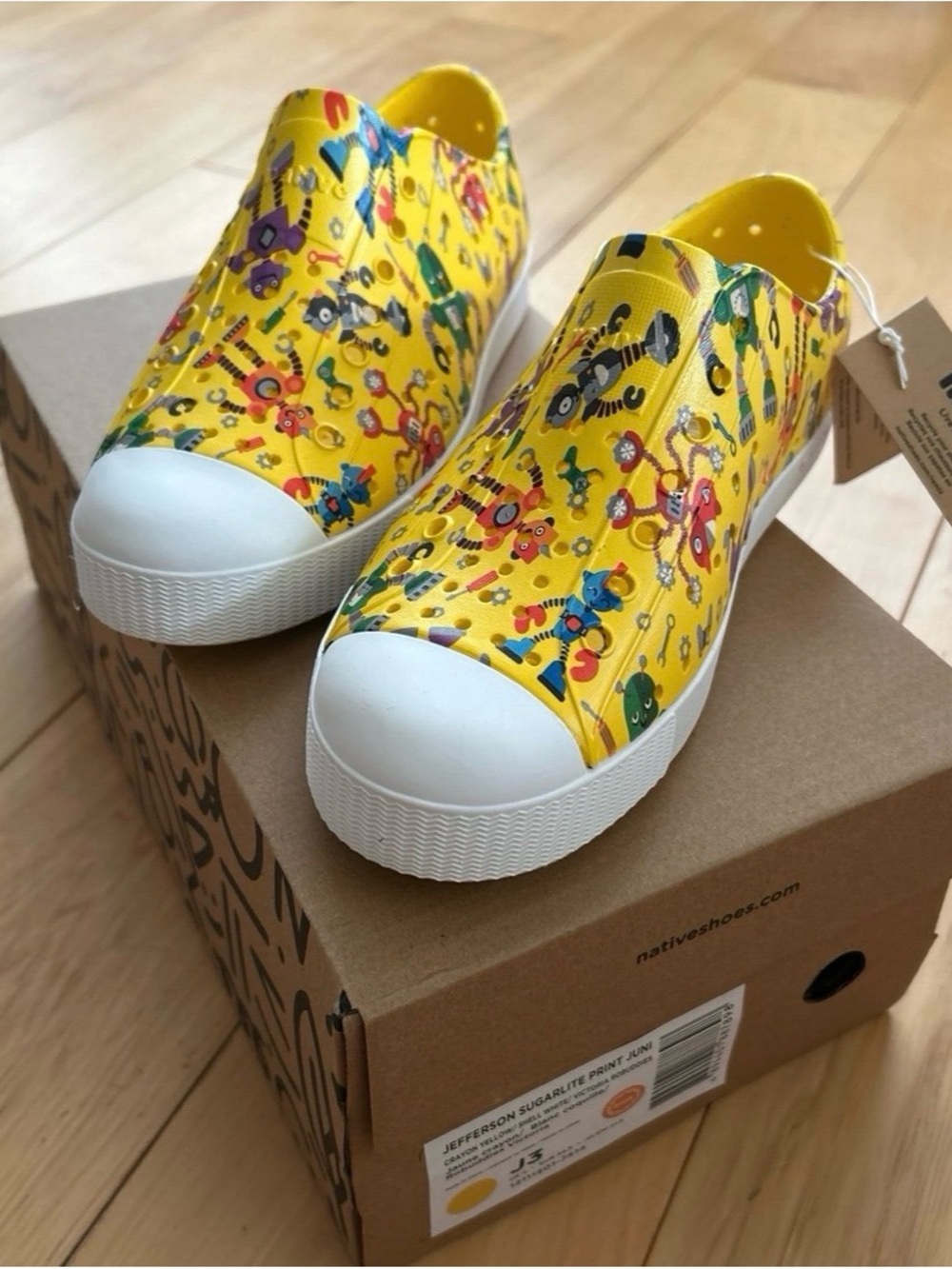 NIB Native Jefferson Slip-on Shoes Yellow Robot Print, Size J3